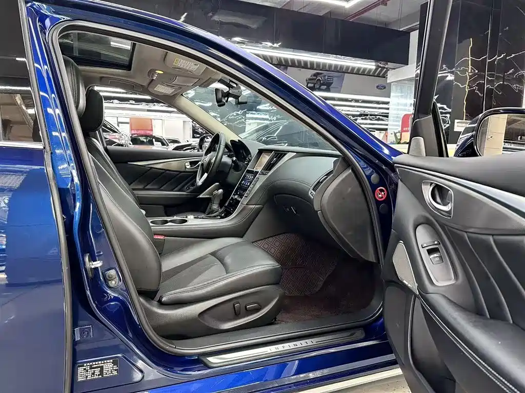 INFINITI Q50L