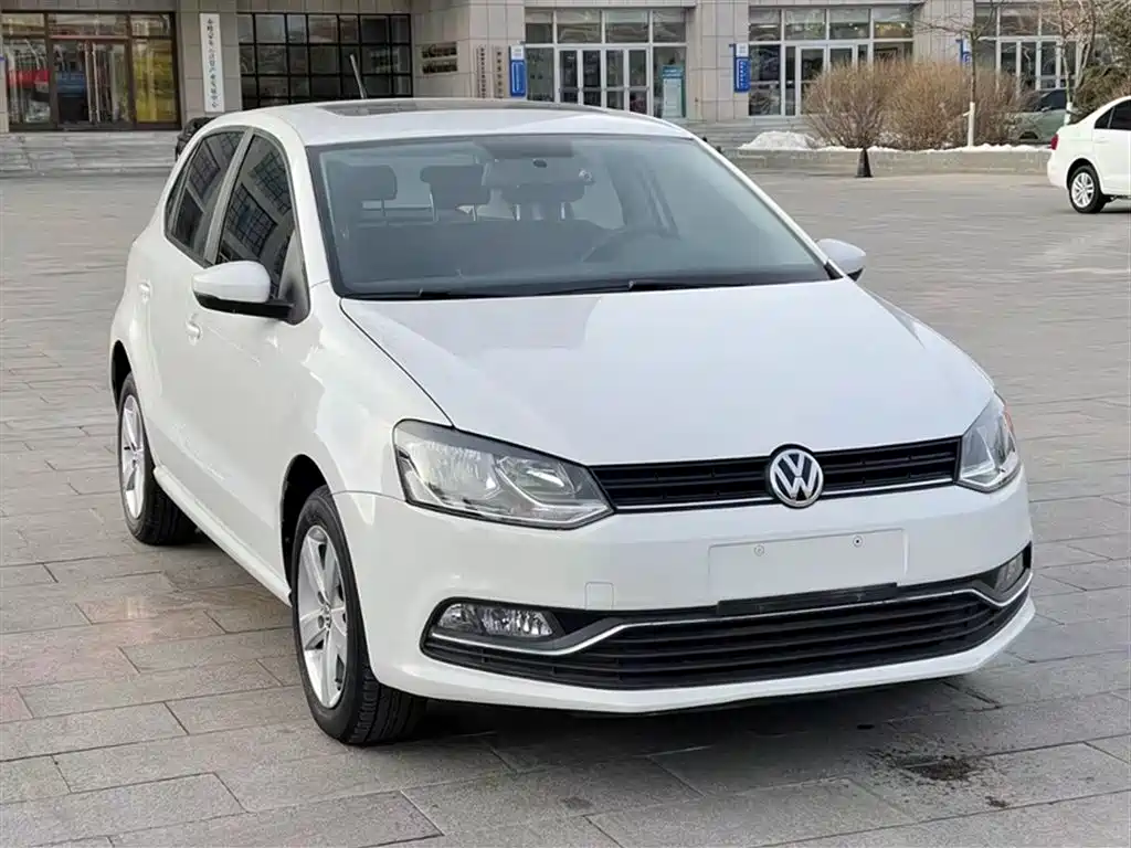 VOLKSWAGEN POLO