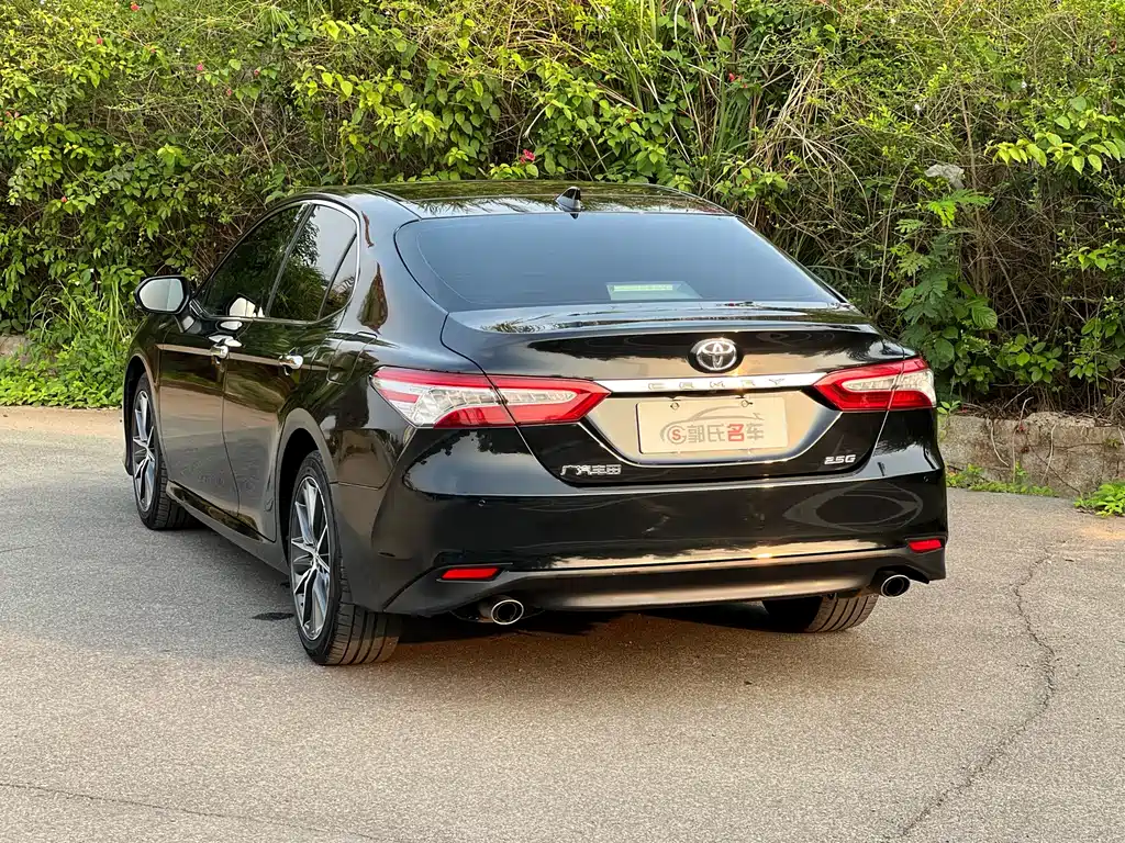 TOYOTA CAMRY