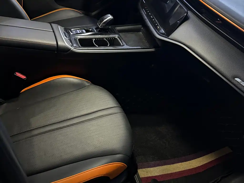 DONGFENG YI HYUN MAX