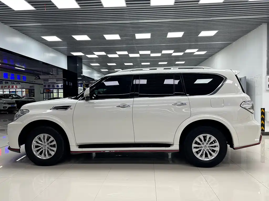 NISSAN TOURE