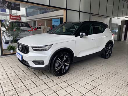 沃尔沃XC40 2020款 T4 四驱智雅运动版