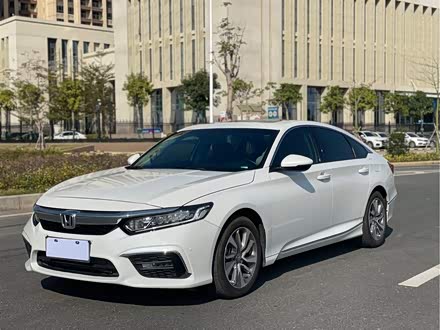 英仕派 2019款 260TURBO 精致版 国VI