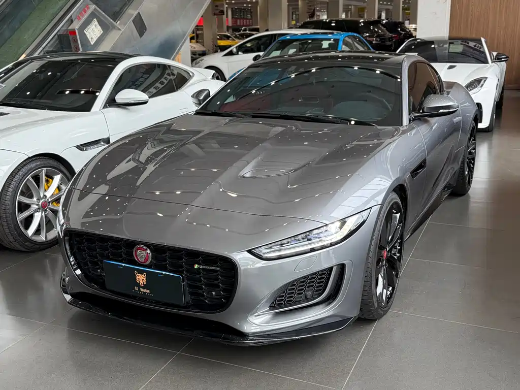 Jaguar F-TYPE 2022 года P300 купе версия R-DYNAMIC BLACK 13000 km 2021