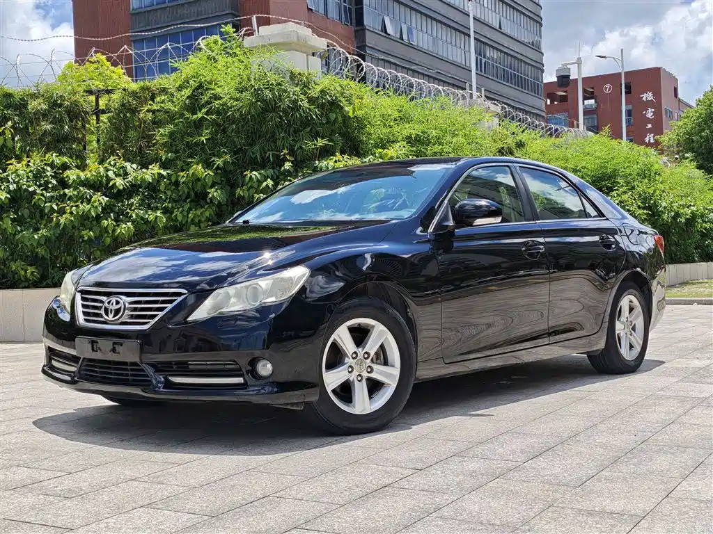 Toyota Reiz 2013