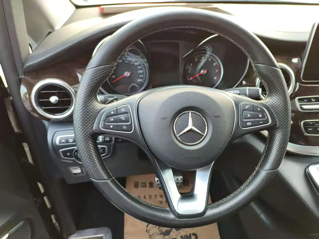 MERCEDES-BENZ V CLASS