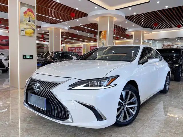 LEXUS  ES 2019