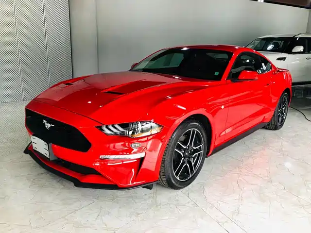 FORD MUSTANG