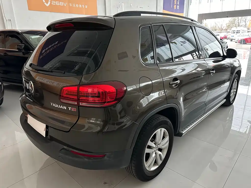 Volkswagen Tiguan 2015 1.8TSI AT