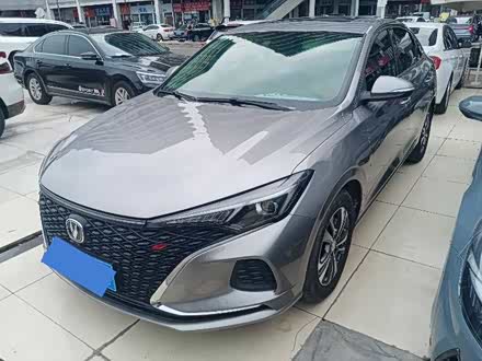 逸动 2020款 PLUS 蓝鲸NE 1.4T GDI DCT尊贵型