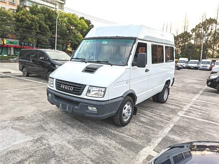 依维柯得意 2017款 2.5T A35客车5-7座47Z5