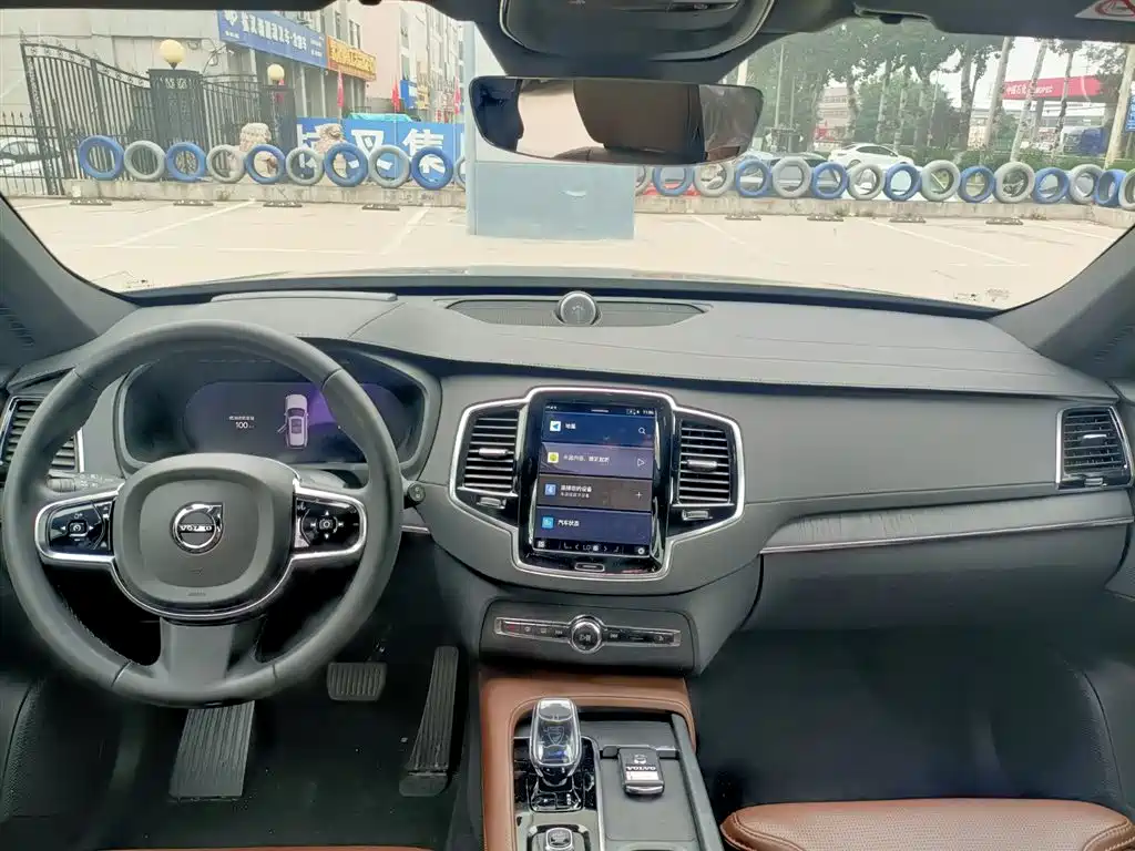 VOLVO  XC90 PLUG IN HYBRID
