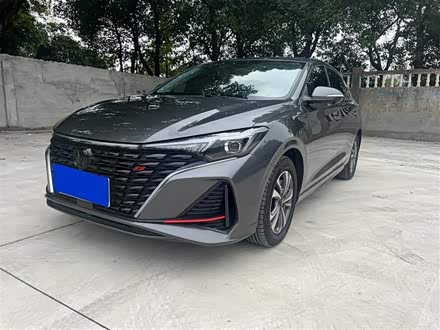 逸动 2022款 PLUS 蓝鲸NE 1.4T GDI DCT尊贵版