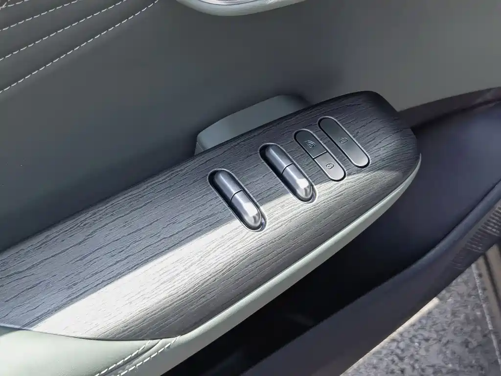 Changan Deepal DARK BLUE S07