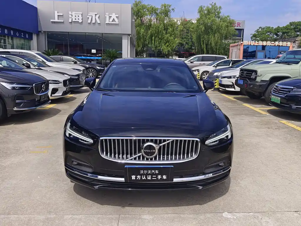 VOLVO  S90