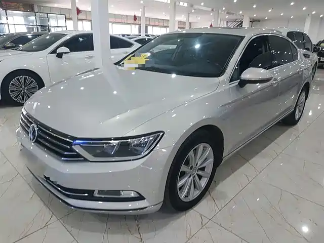 VOLKSWAGEN MAGOTAN 2017