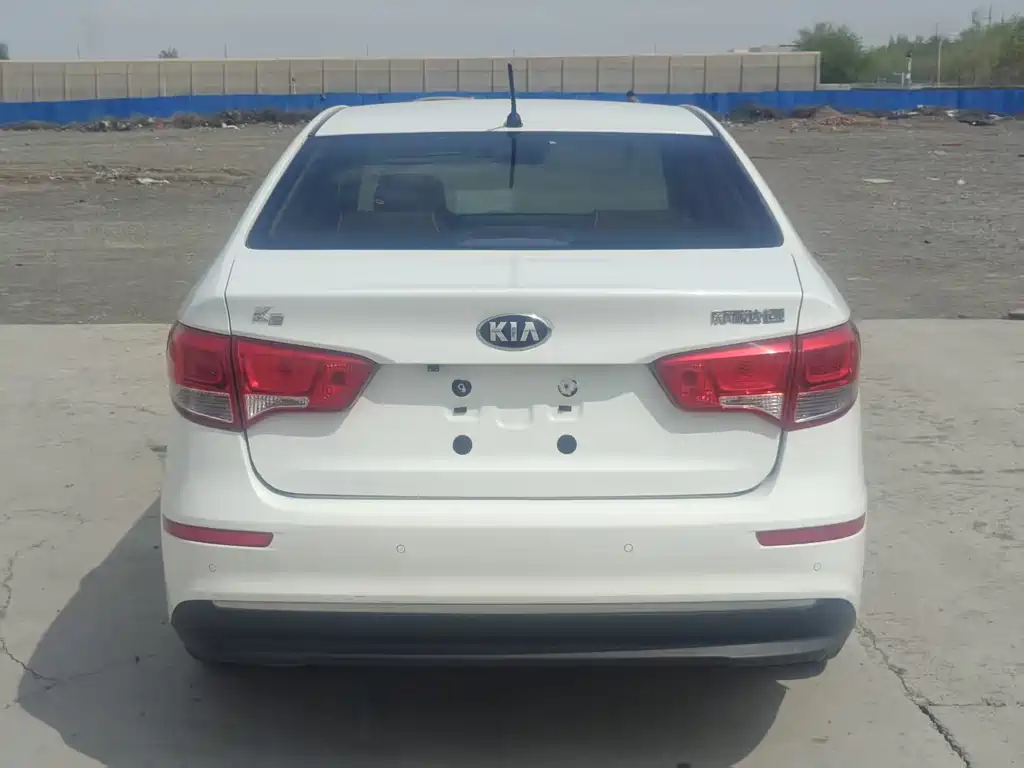 KIA K2
