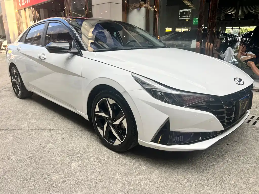 MODERN ELANTRA