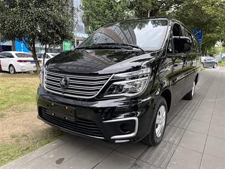 菱智 2022款 M5 1.6L 实用型 5座