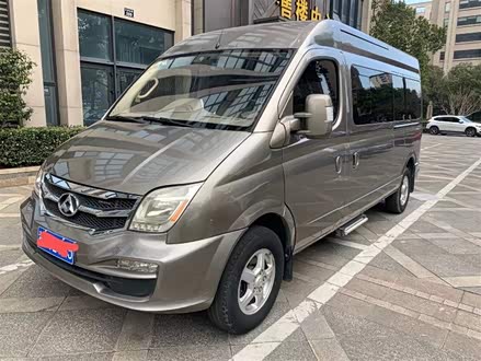 上汽大通MAXUS V80 2018款 2.5T 6挡手动商旅长轴中顶9座
