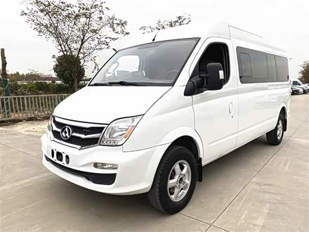 上汽大通MAXUS V80 2017款 2.5T 6挡手动傲运通国V长轴中顶6-10座