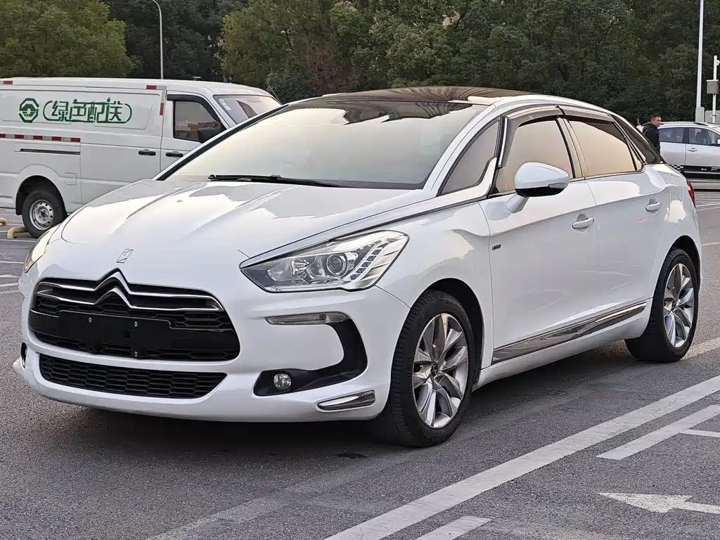 DS DS 5 2015