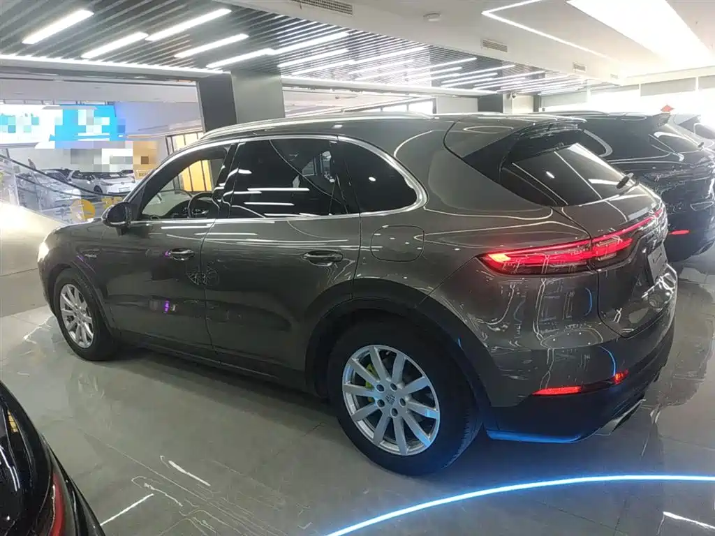 PORSCHE CAYENNE NEW ENERGY