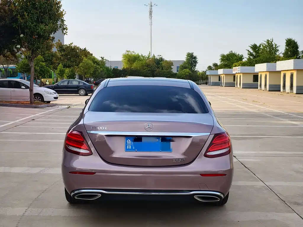 MERCEDES-BENZ E CLASS