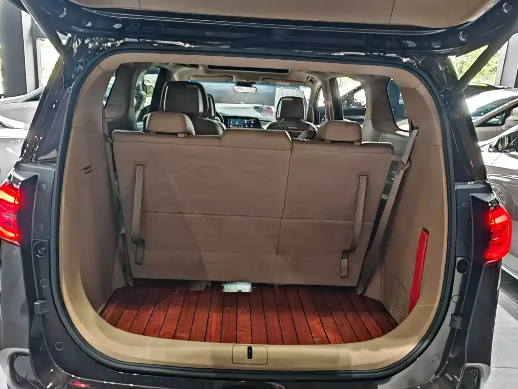 Buick GL8 2021 ES LandKing 653T Smart Flagship Type