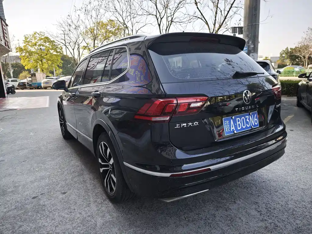 VOLKSWAGEN TIGUAN L