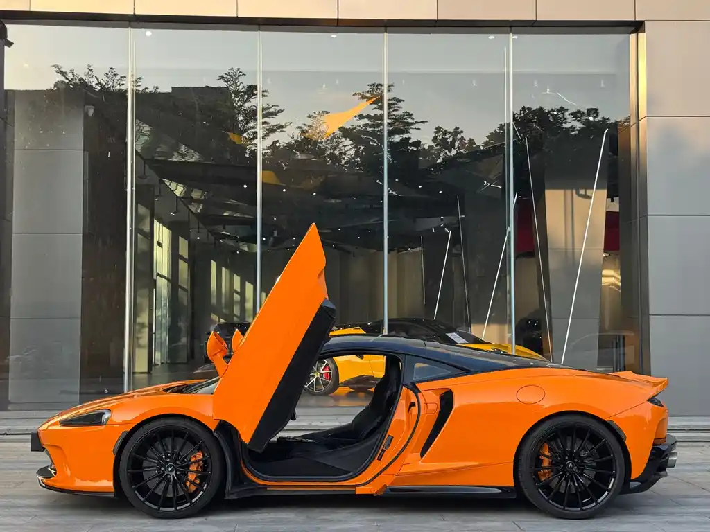 MCLAREN  GT