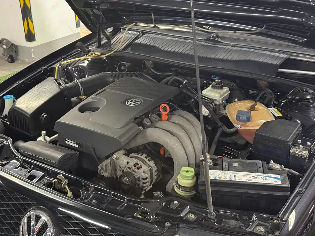 Volkswagen Santana 09 1.8 MT Comfort