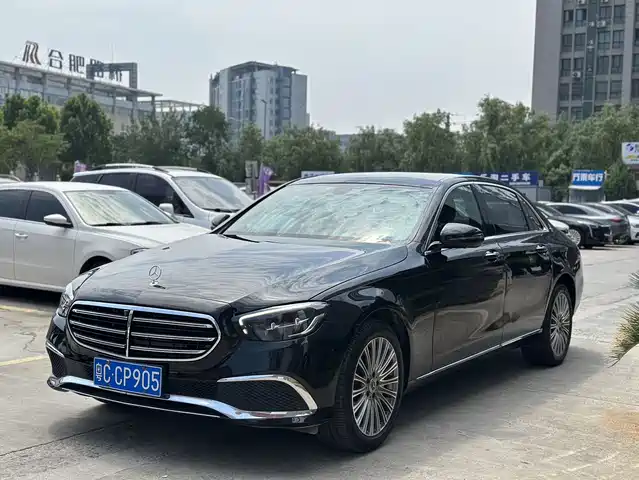 MERCEDES-BENZ E CLASS