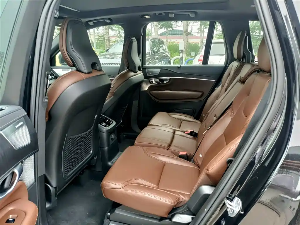 VOLVO  XC90 PLUG IN HYBRID
