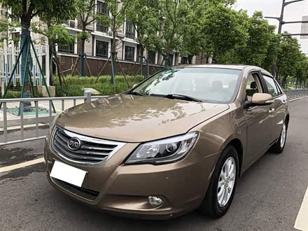 比亚迪G6 2013款 2.0L 手动尊贵型