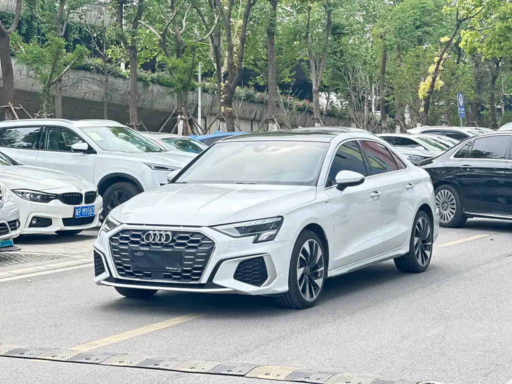 Ауди A3 2022 года Sportback 35 TFSI Спортивный тип 50000 km 2022