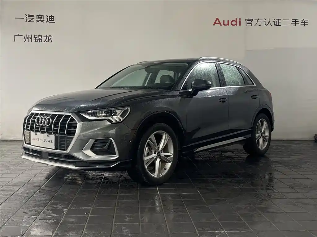 Ауди Q3 2022 года 35 TFSI Стильная версия 5000 km 2022