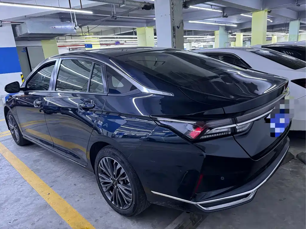 DONGFENG YI HYUN MAX