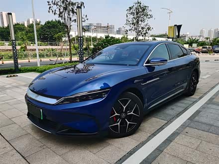 汉 2022款 EV 创世版 715KM前驱旗舰型