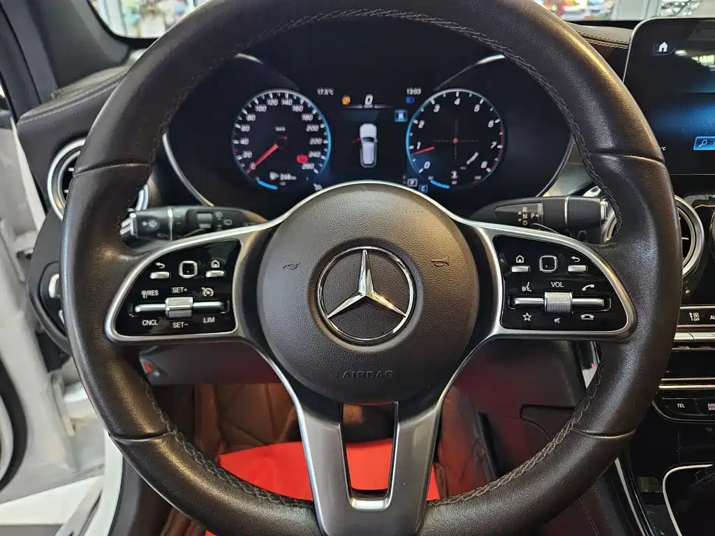 MERCEDES-BENZ GLC