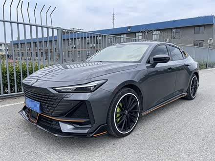 长安UNI-V 2022款 1.5T 运动版