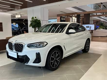 宝马X4 2022款 xDrive 25i M运动套装