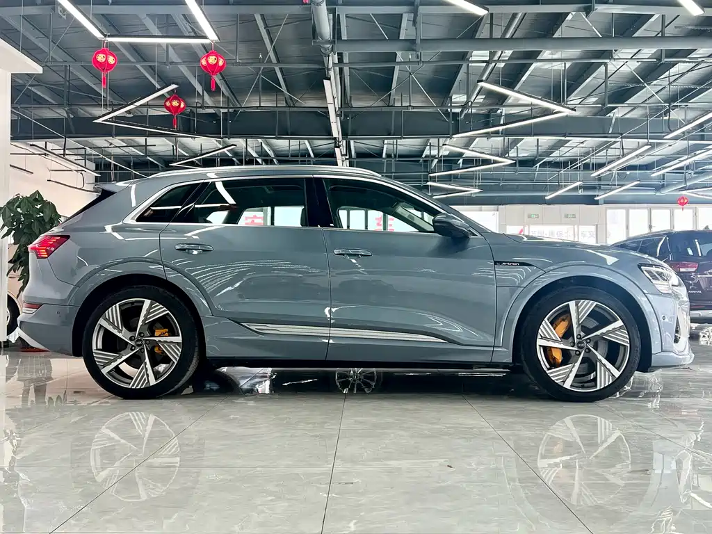 Audi e-tron 2021 50 quattro Premium
