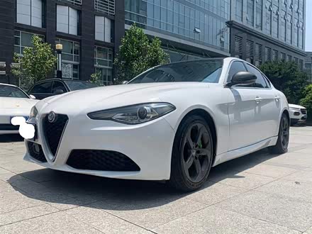 Giulia朱丽叶 2017款 2.0T 280HP 豪华版