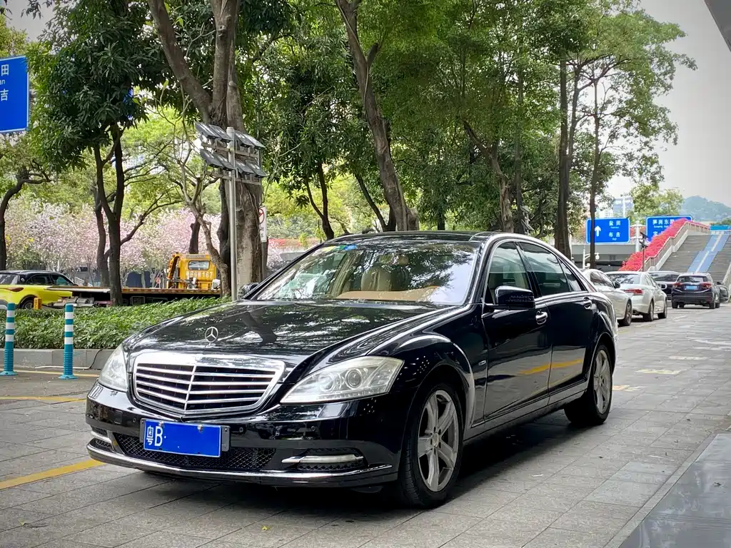 Mercedes-Benz S-Class 2012