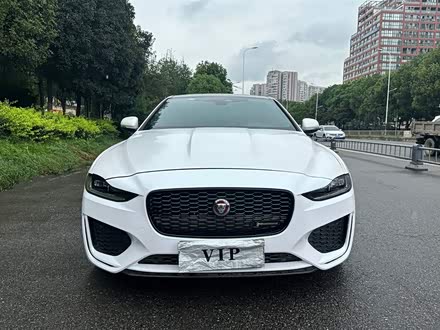 捷豹XEL 2021款 2.0T 250PS 曜黑运动版