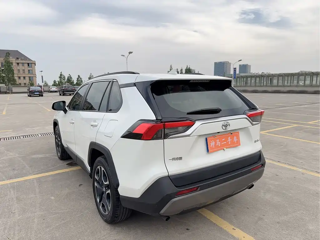 TOYOTA RAV4 RONGFANG