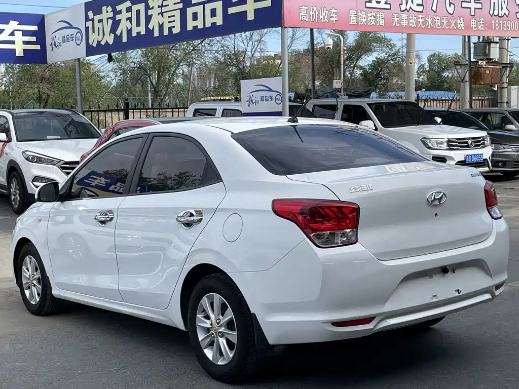 HYUNDAI RENA