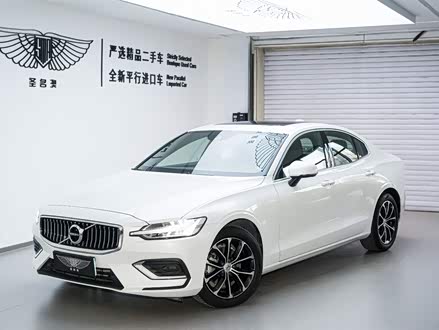 沃尔沃S60 2022款 B4 智逸豪华版