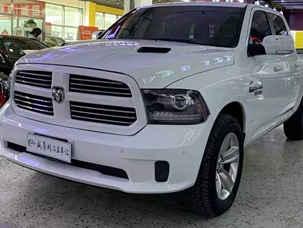 RAM Trucks 2013款 1500 5.7L